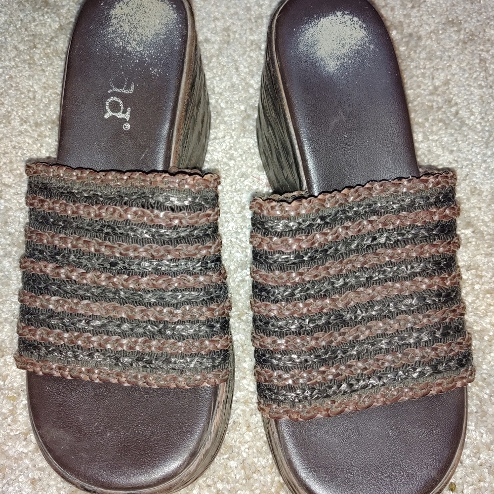 Women's clogs size 7